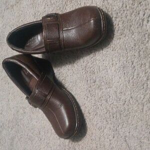 Born B.o.c  brown leather upper slip on comfortable clogs Sz 10 EUC worn once